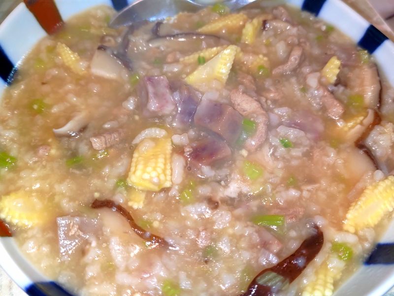 芋頭香菇鹹粥