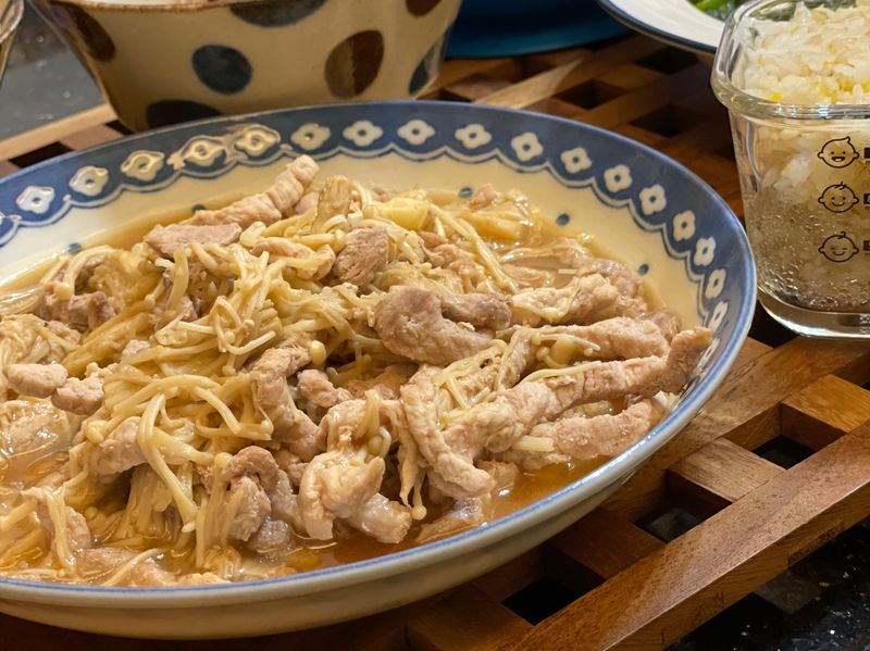 金針菇炒肉絲-超簡易料理
