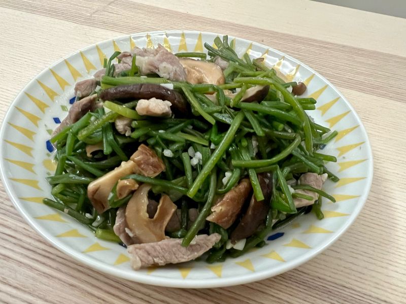肉絲炒水蓮