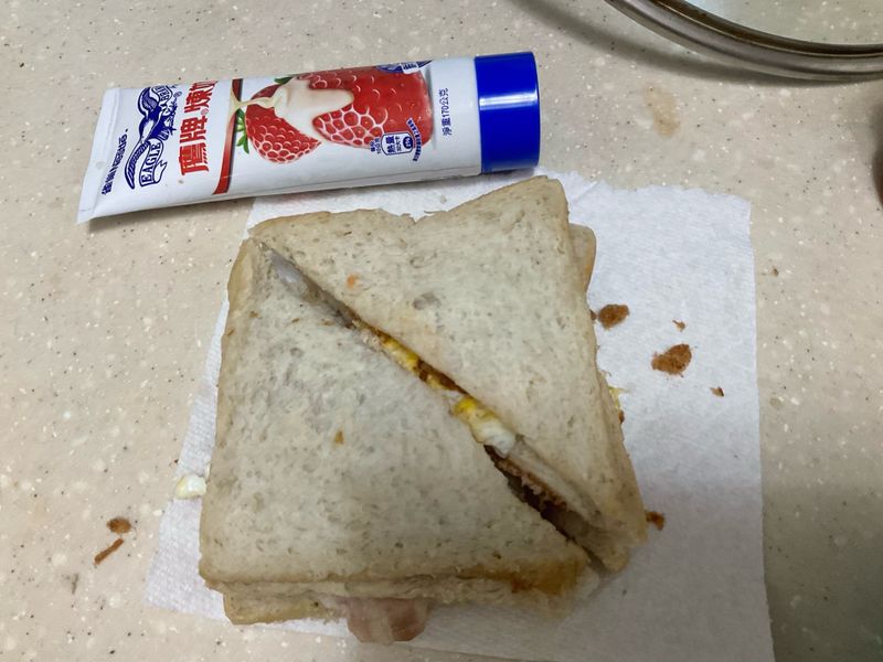豬肉煎蛋吐司