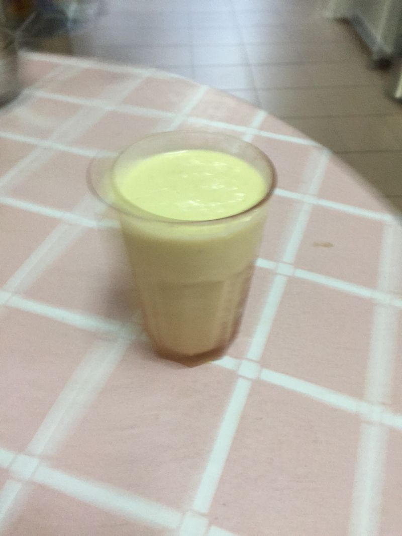 香蕉酪梨煉乳牛奶