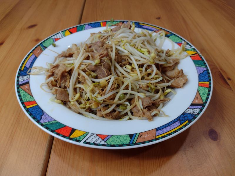 豆芽菜炒肉