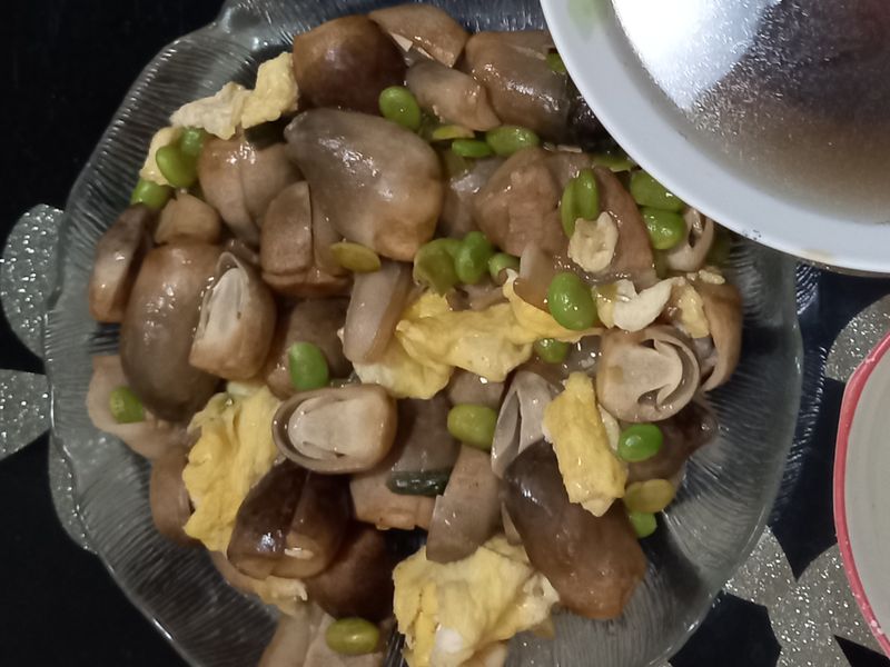 炒草菇