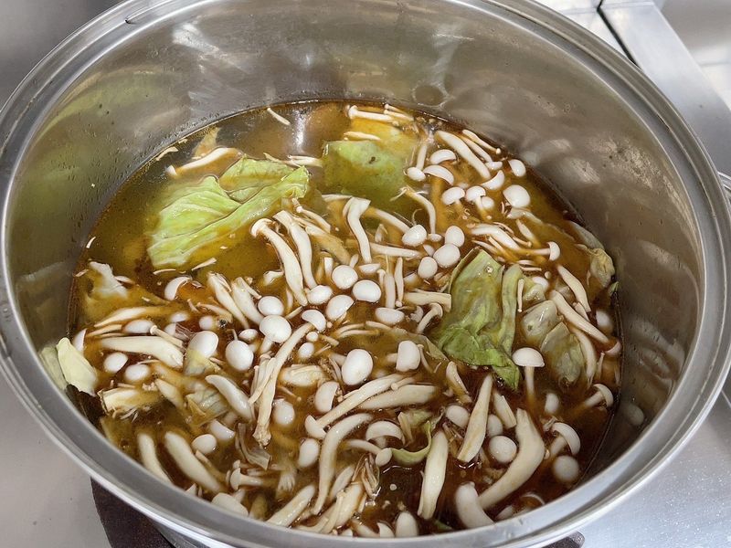 剝皮辣椒雞湯