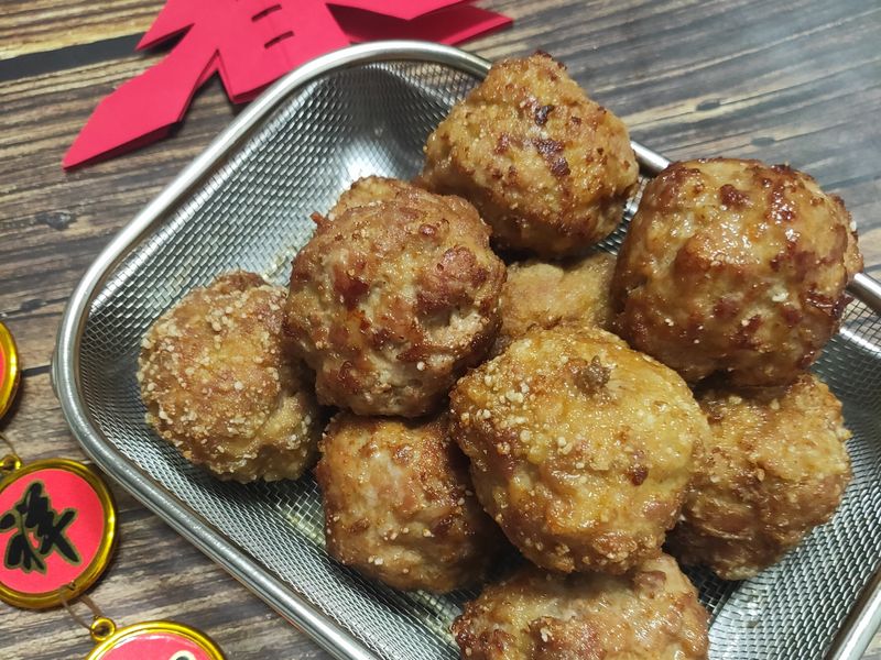 Lanni 炸獅子頭(肉丸)