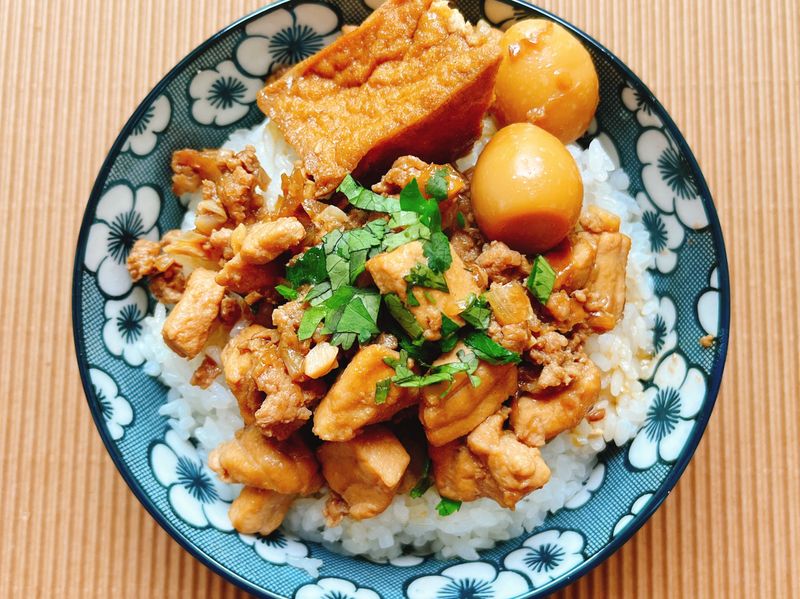 旗魚肉燥飯