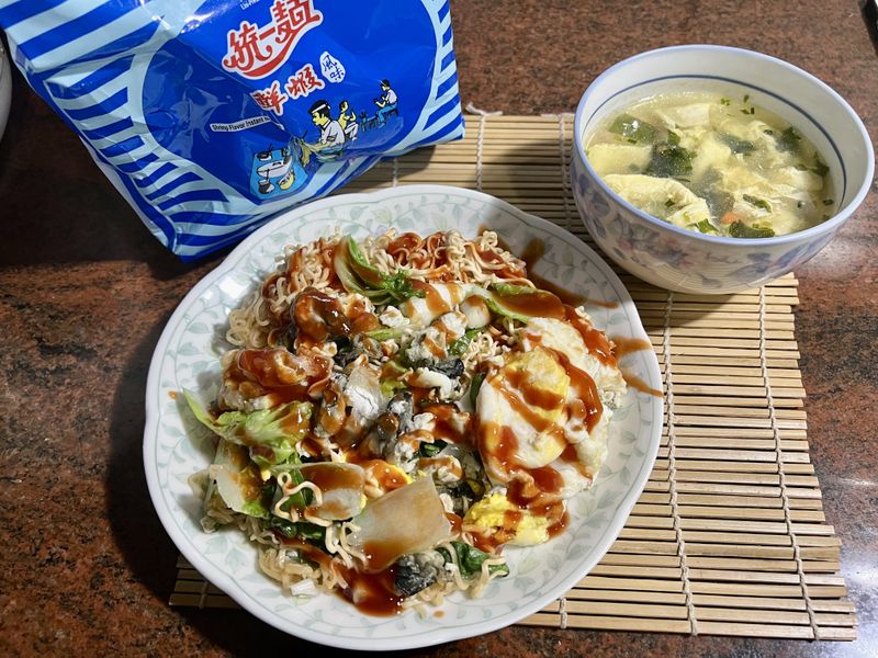 鮮蝦蚵仔煎麵