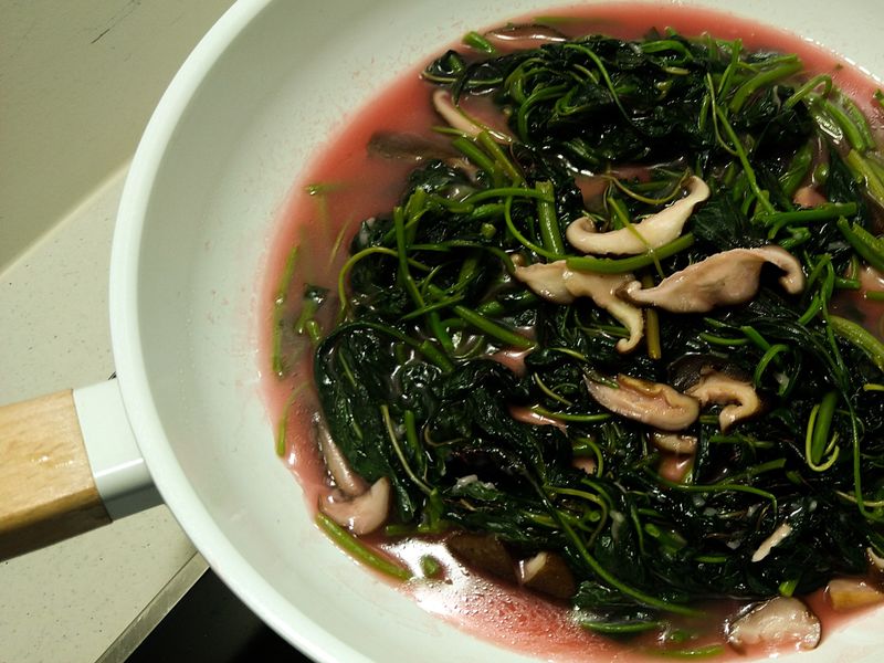 莧菜燴菇