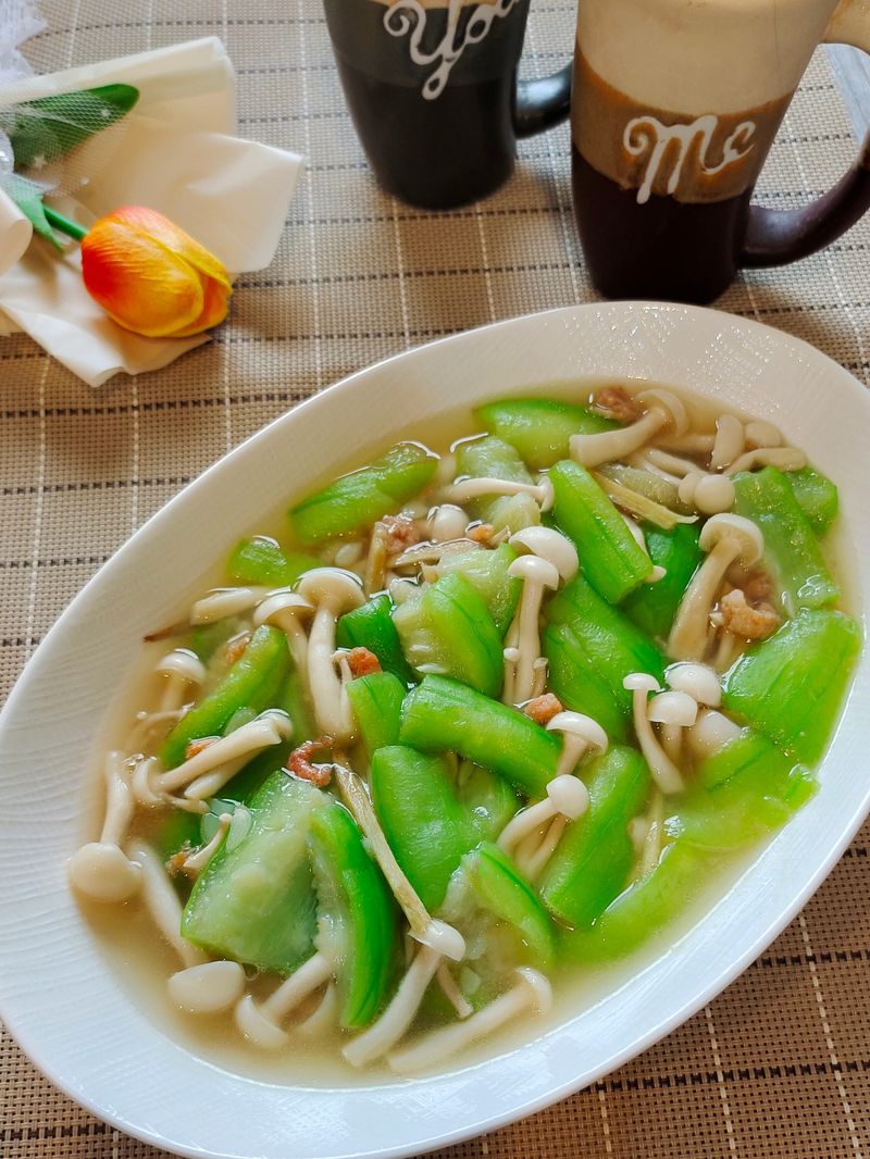 絲瓜燴鮮菇