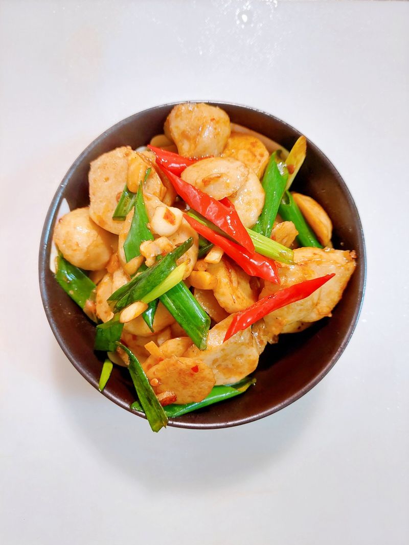 豆瓣醬辣炒魚丸