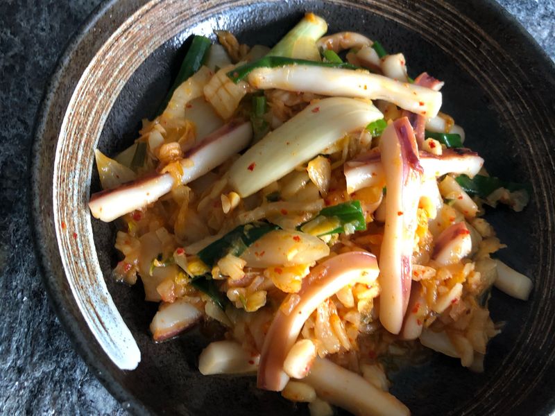 泡菜炒魷魚