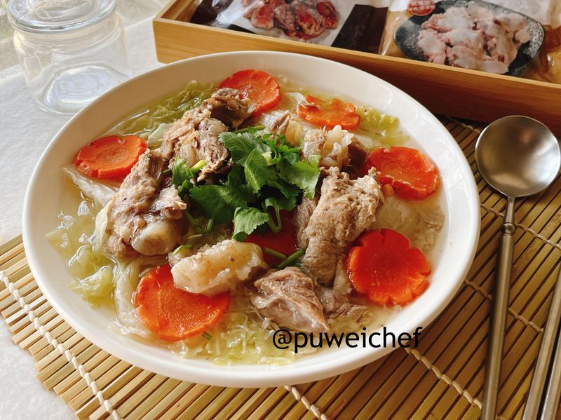 軟骨肉蒸白菜