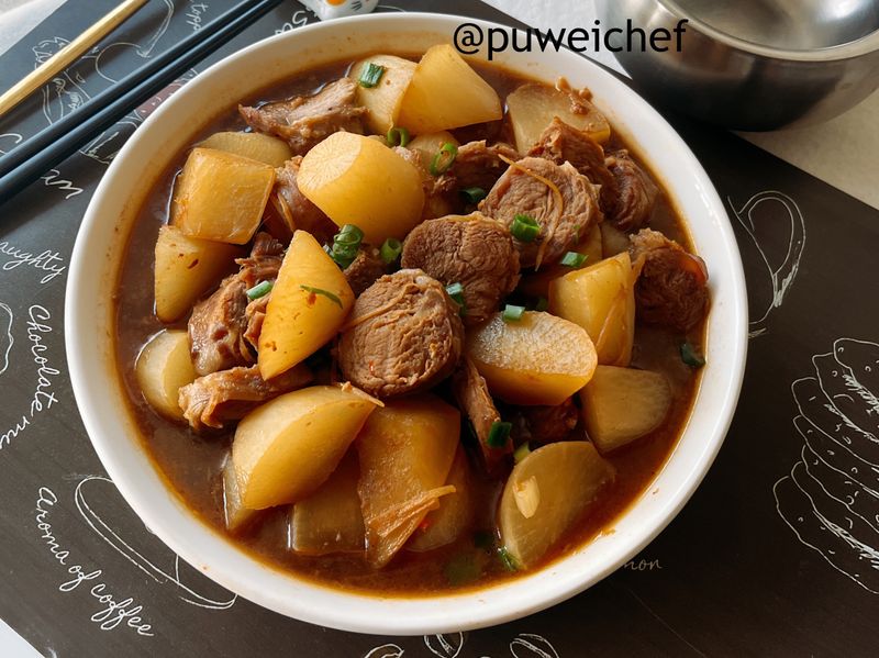 豬腱肉燉蘿蔔