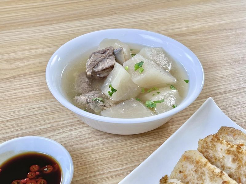 一鍋兩吃|台式蘿蔔糕+蘿蔔排骨湯