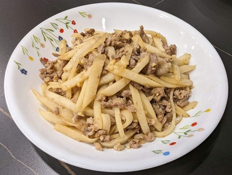豆薯炒肉絲