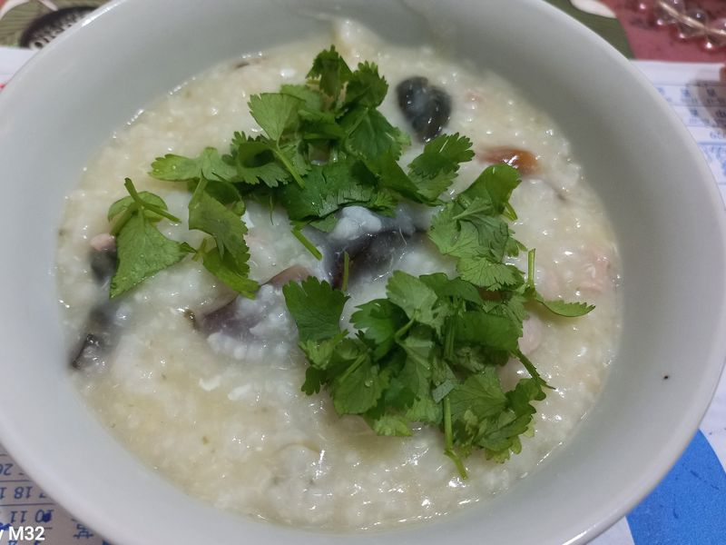 香菇皮蛋瘦肉粥(電子萬用鍋)~簡單隨手做