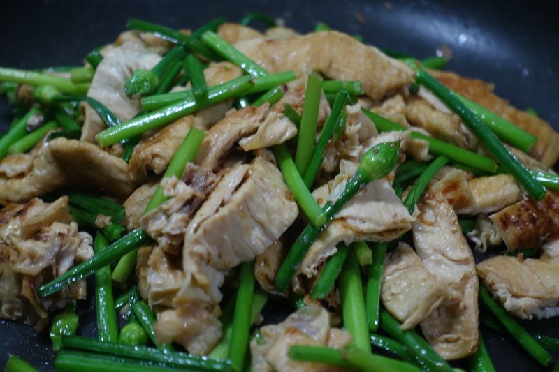 韭菜花炒豆包