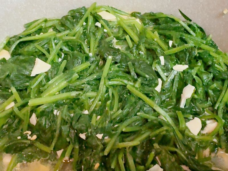 菠菜炒鹹蛋