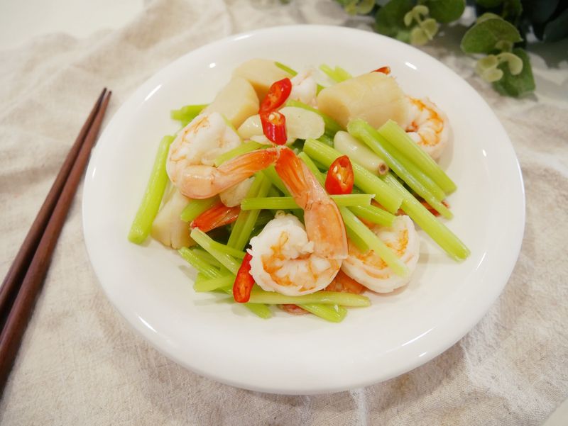 好鮮美「芹菜炒蝦仁」吃不膩的下飯菜!!