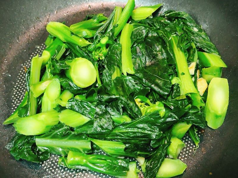 蒜炒芥蘭菜心