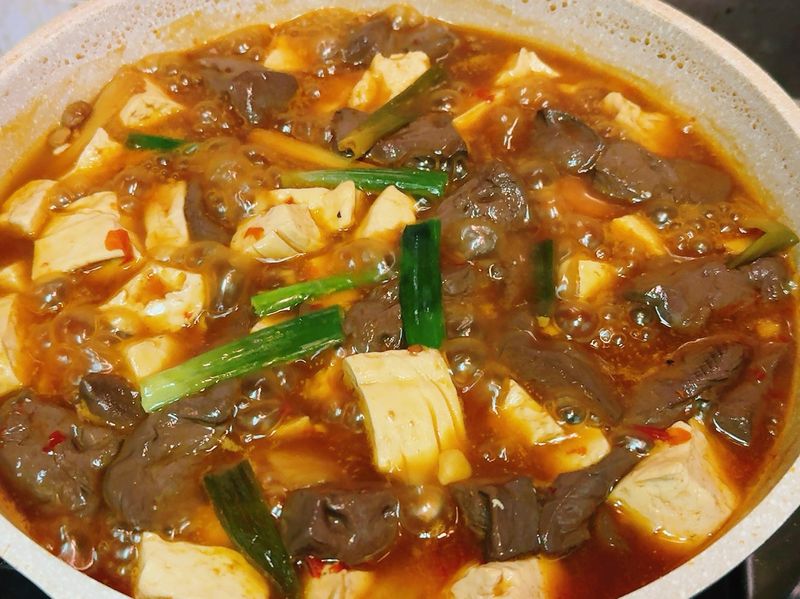 紅燒鴨血豆腐