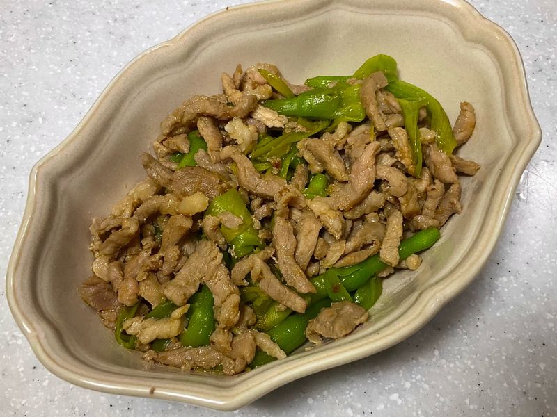 金針花炒肉絲