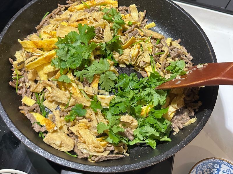 香菜豆皮肉絲