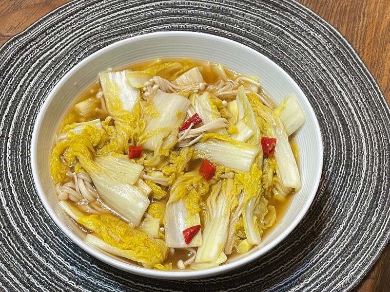 酸辣娃娃菜金針菇