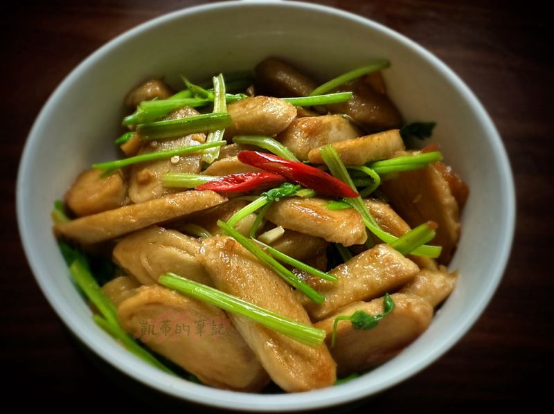 《快手系》麵腸炒芹菜