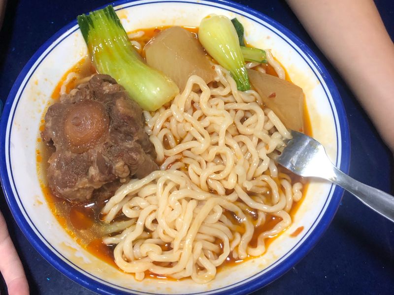 紅燒牛尾湯麵