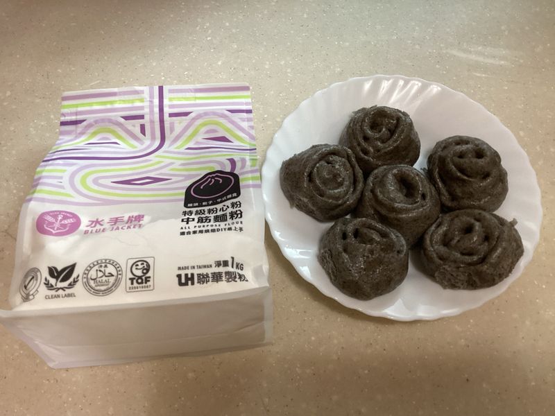黑芝麻饅頭