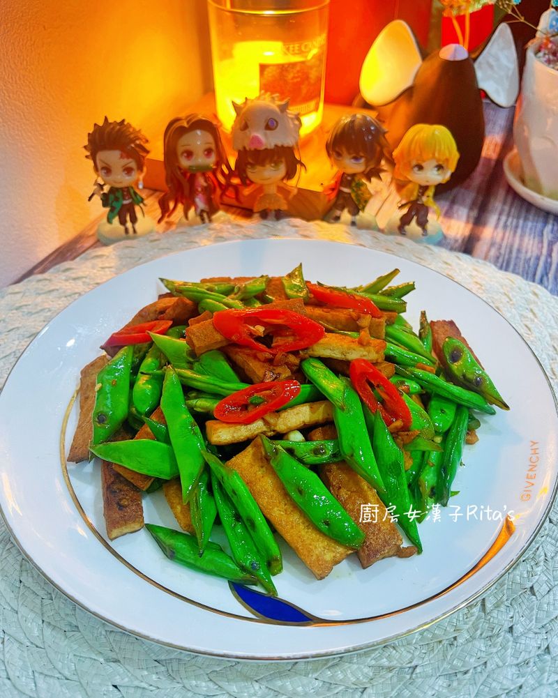 醜豆炒油豆腐