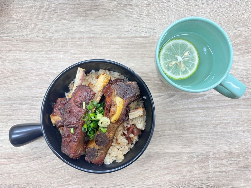 豬肋排煲仔飯