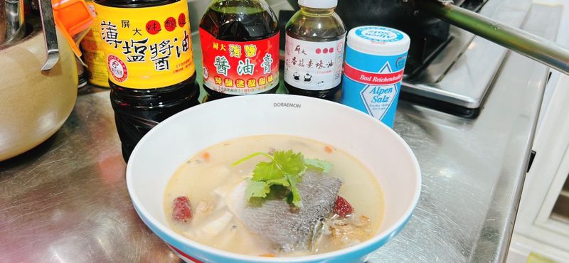 微涼的天氣,適合來碗「麻油虱目魚湯」