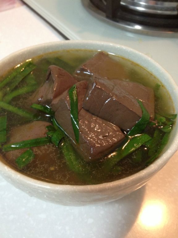[湯料理]沙茶豬血韭菜湯