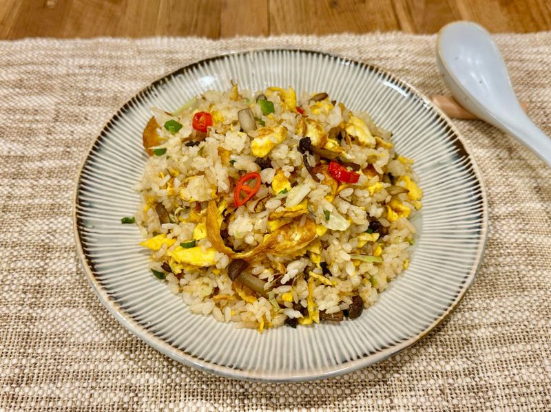 鴻禧菇醬油炒飯(五辛蛋素)