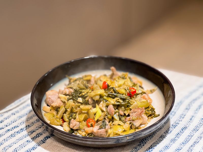 酸(鹹)菜炒肉(2)