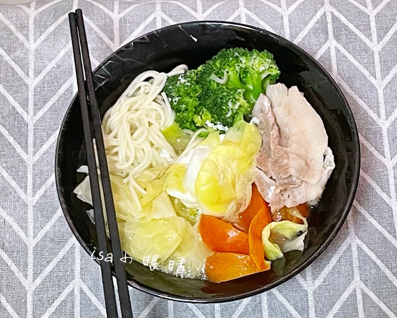 清爽時蔬湯麵