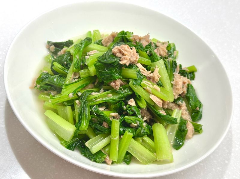 鮪魚炒小松菜