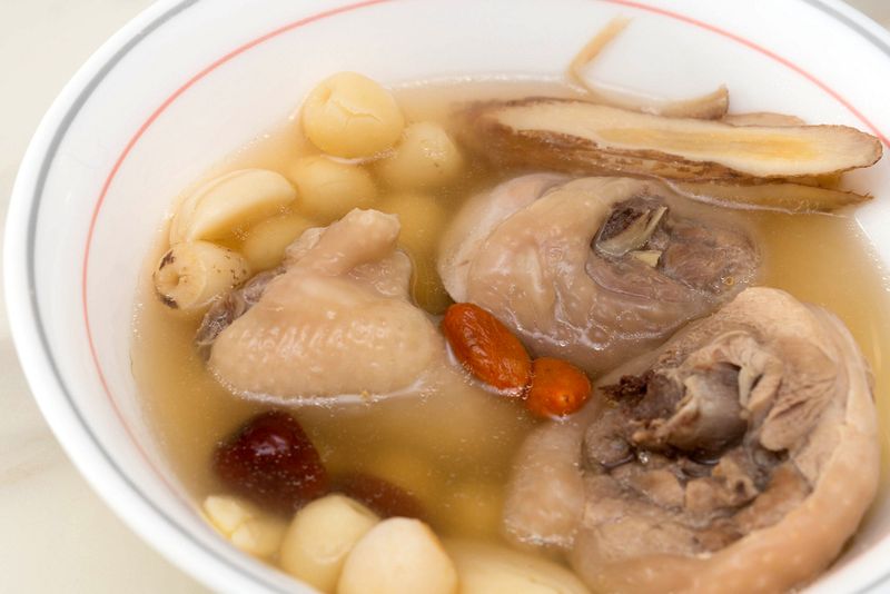 花旗蔘補氣養身雞湯