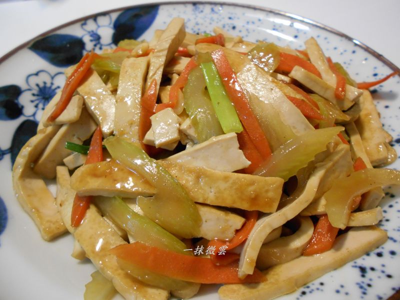 豆乾炒西洋芹