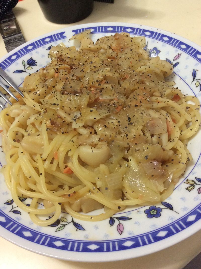 菇菇義大利麵佐煙燻鮭魚鬆