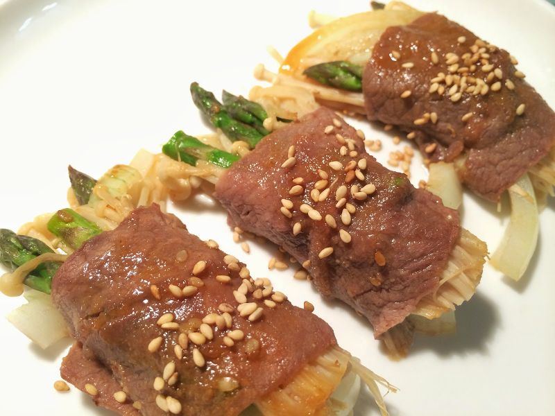 居酒屋風味! 日式洋蔥蘆筍燒烤肉捲
