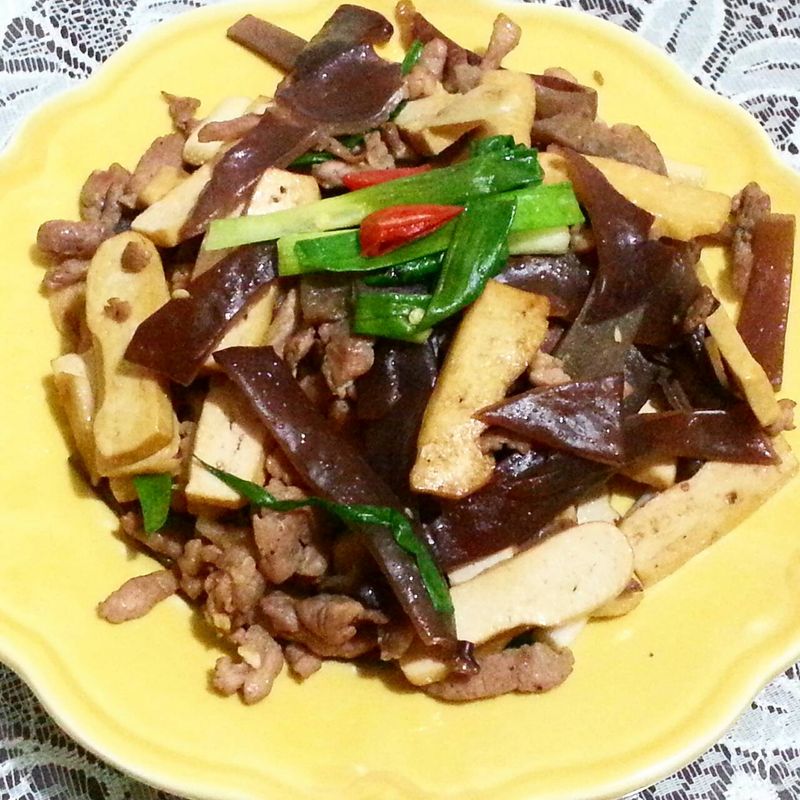 蔥爆豬肉木耳豆干絲
