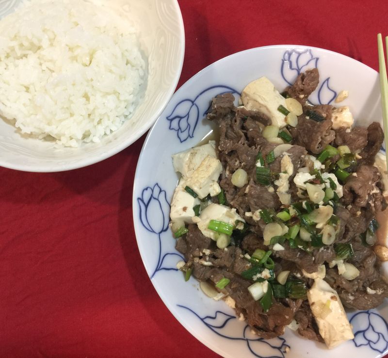 輕鬆上菜的豆腐炒牛肉