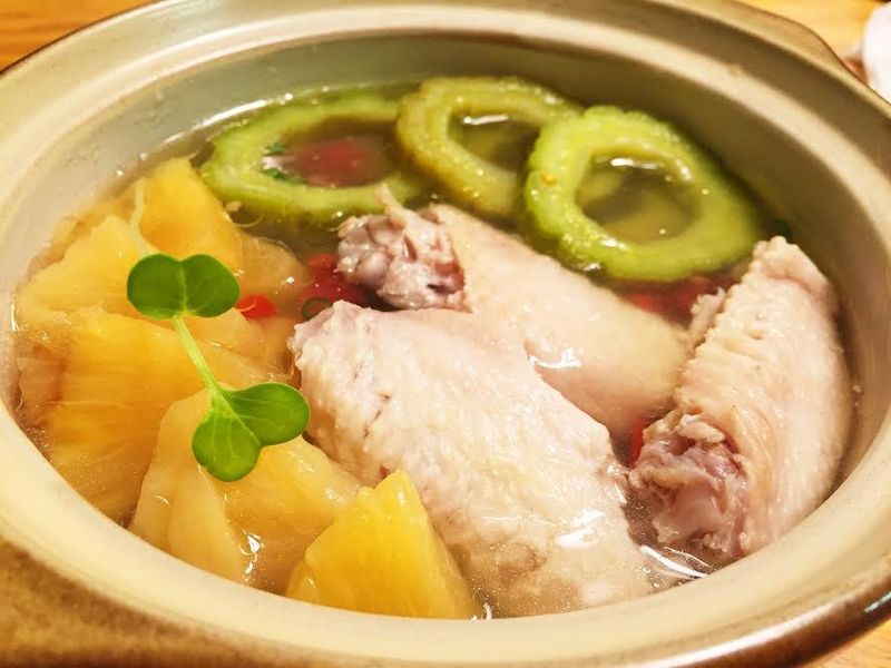 鳳梨苦瓜雞湯 [愛琳加鄉味]