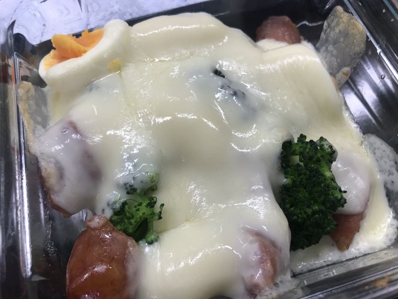 青花菜低醣蒜味香腸水煮蛋乳酪
